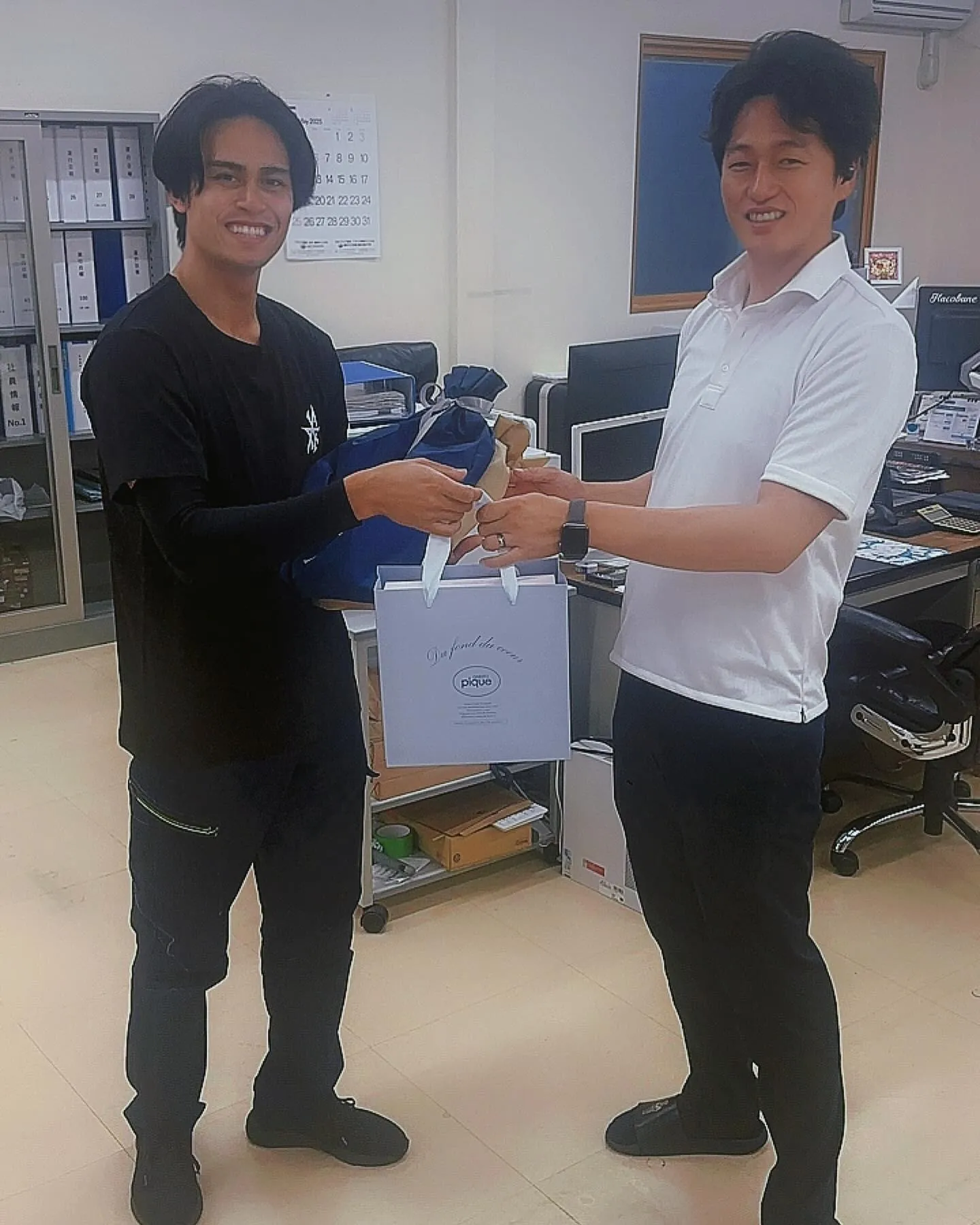 社長、社長夫人から山田くんへ結婚、出産祝いのプレゼント🎉