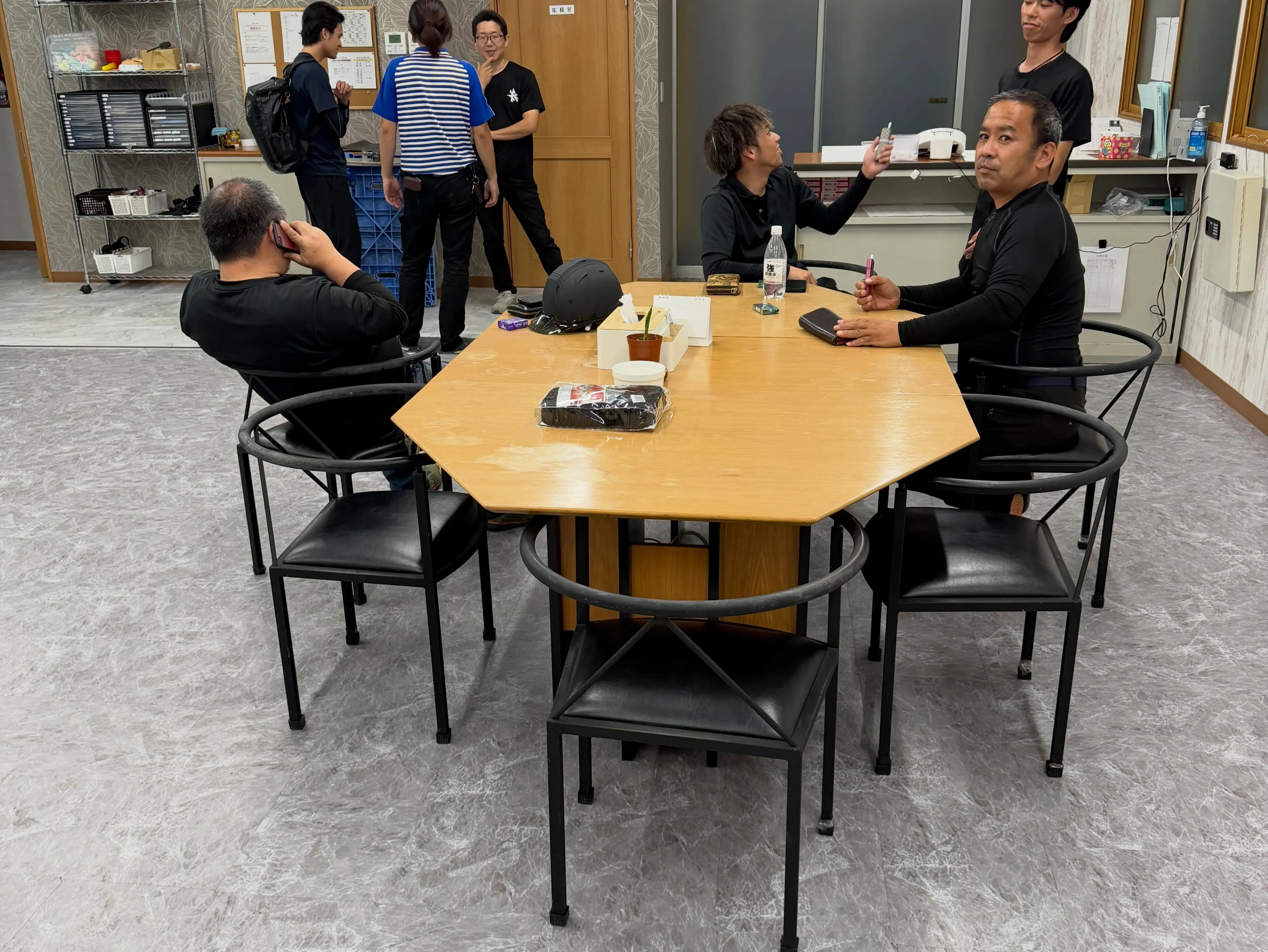 昨日の夜仕事終わりに事務所で色々話をしてたら